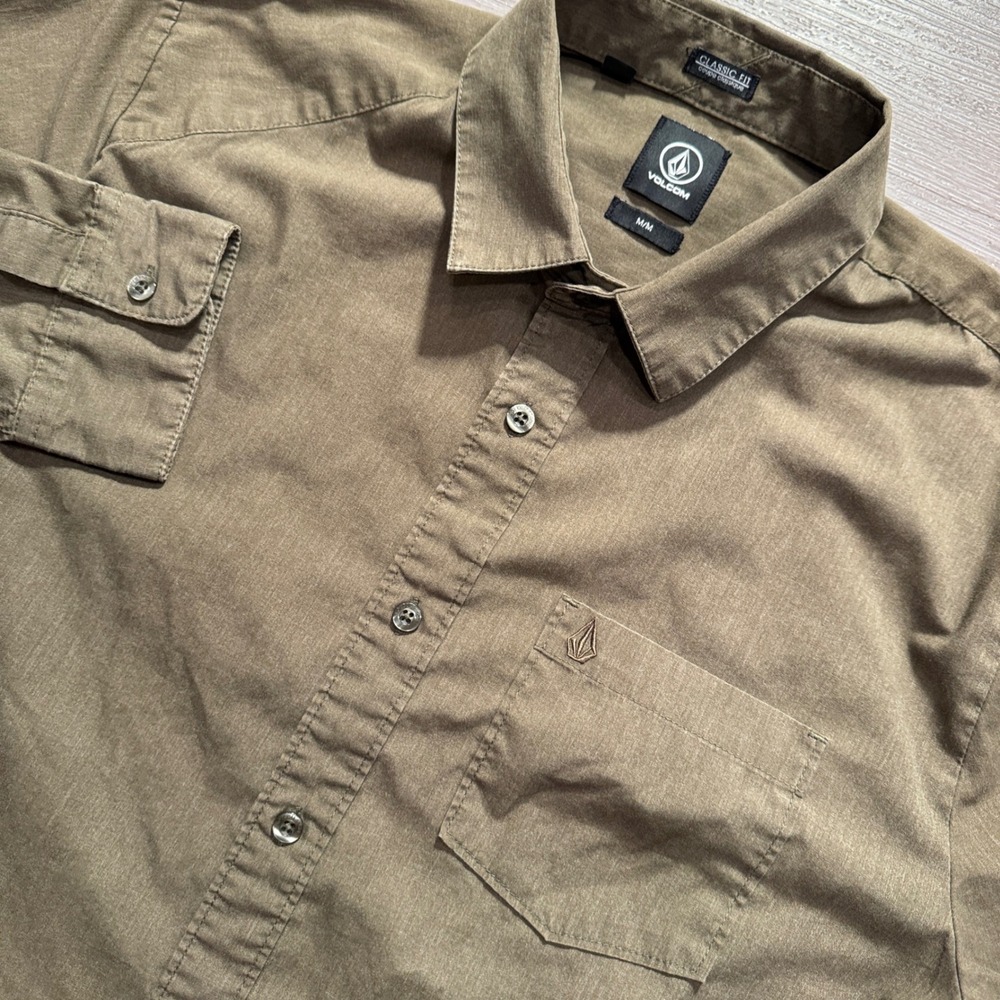 Volcom Shirt Mens Medium Green Cotton Skate Surf Outdoor Casual Button Down